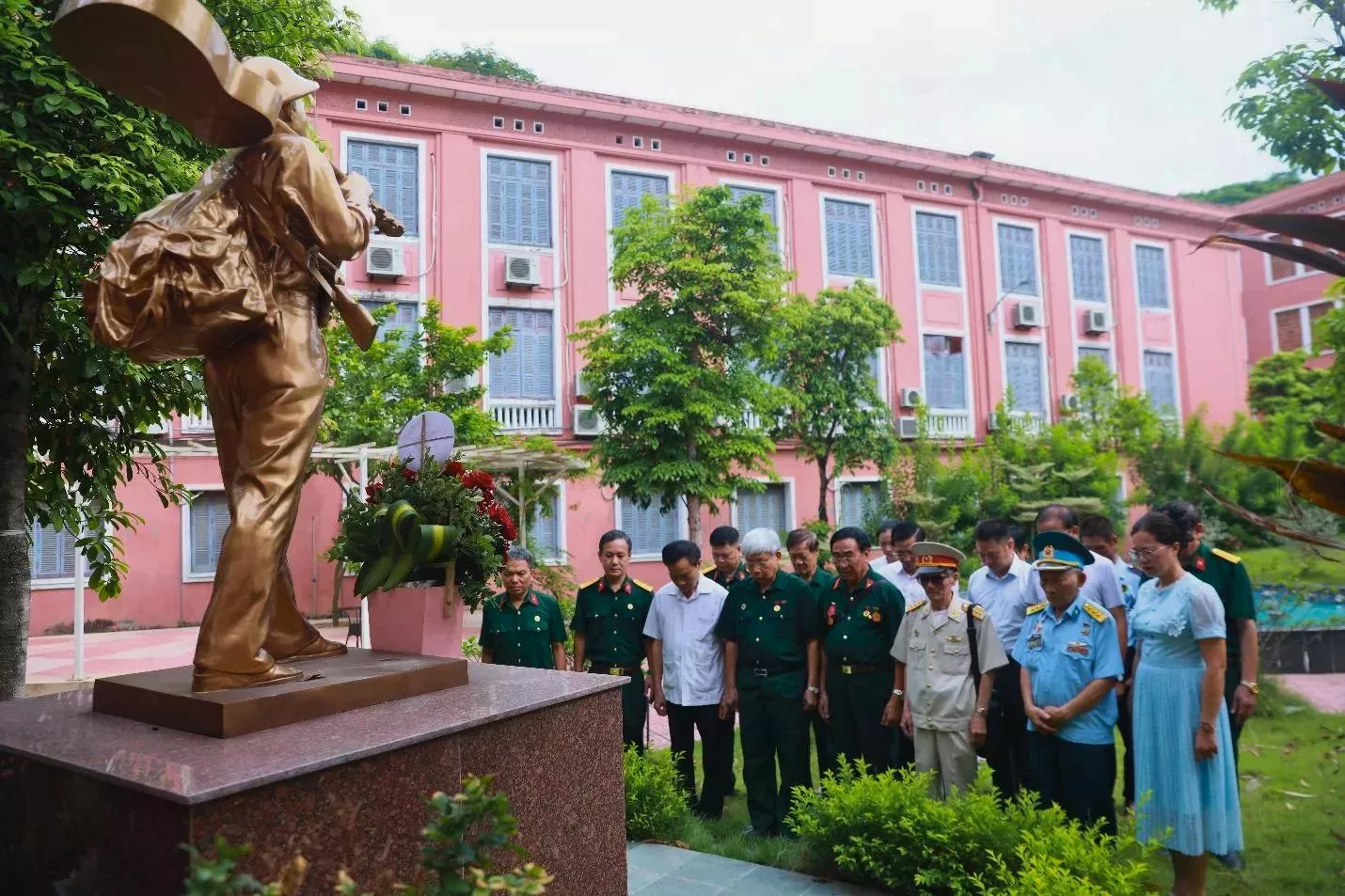 Hành trình tri ân từ mái trường đến những miền đất thiêng