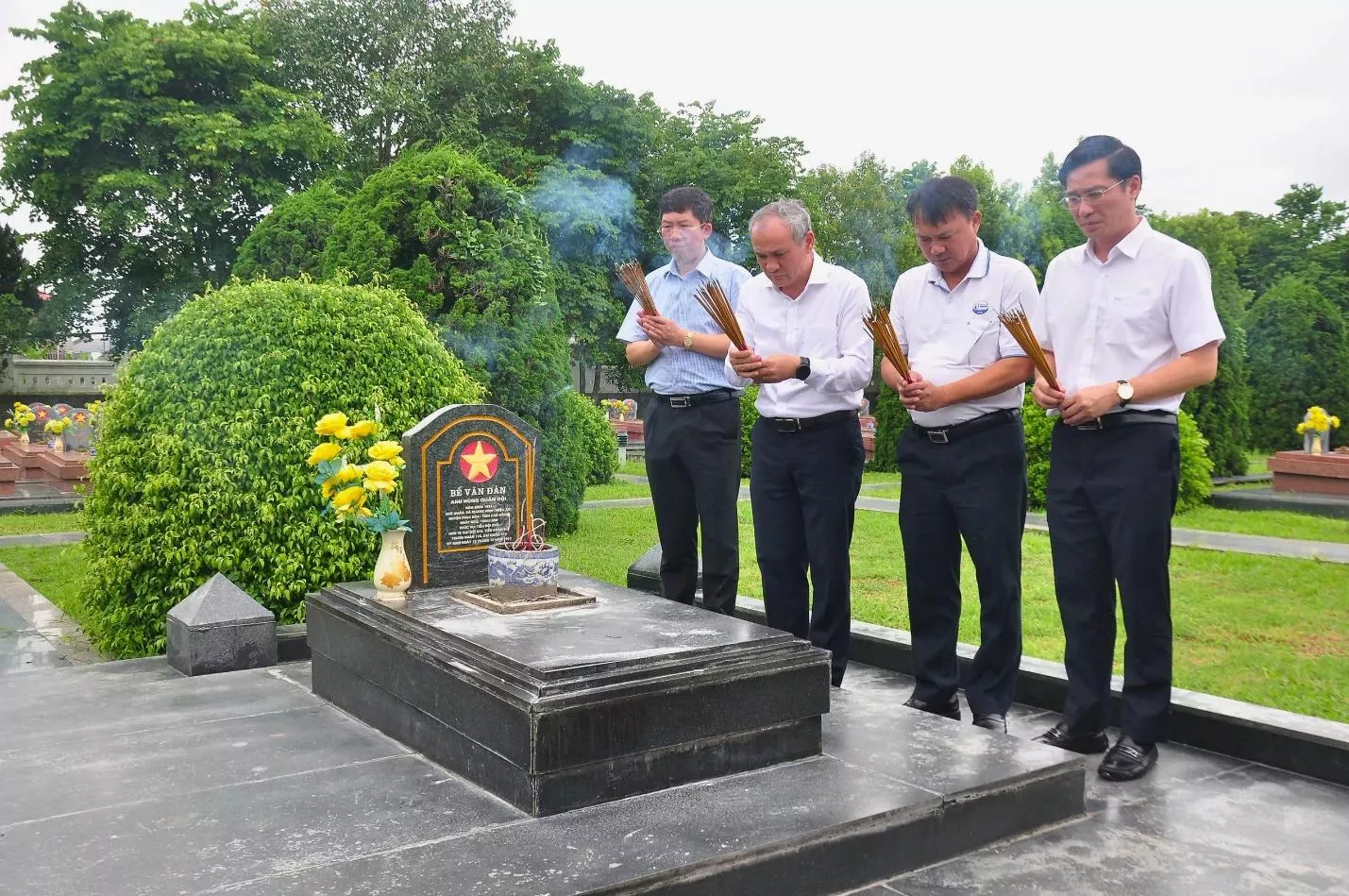 Hành trình tri ân từ mái trường đến những miền đất thiêng
