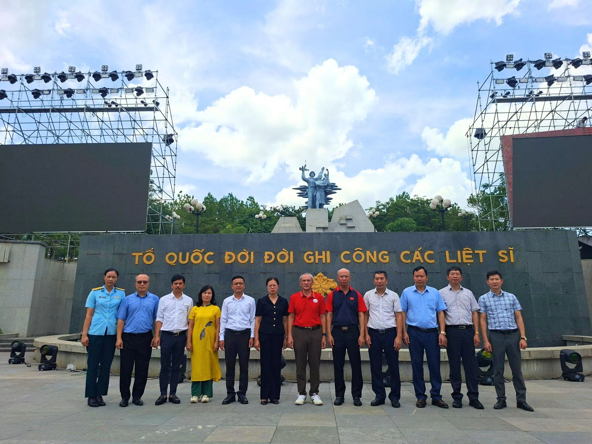 Hành trình tri ân từ mái trường đến những miền đất thiêng