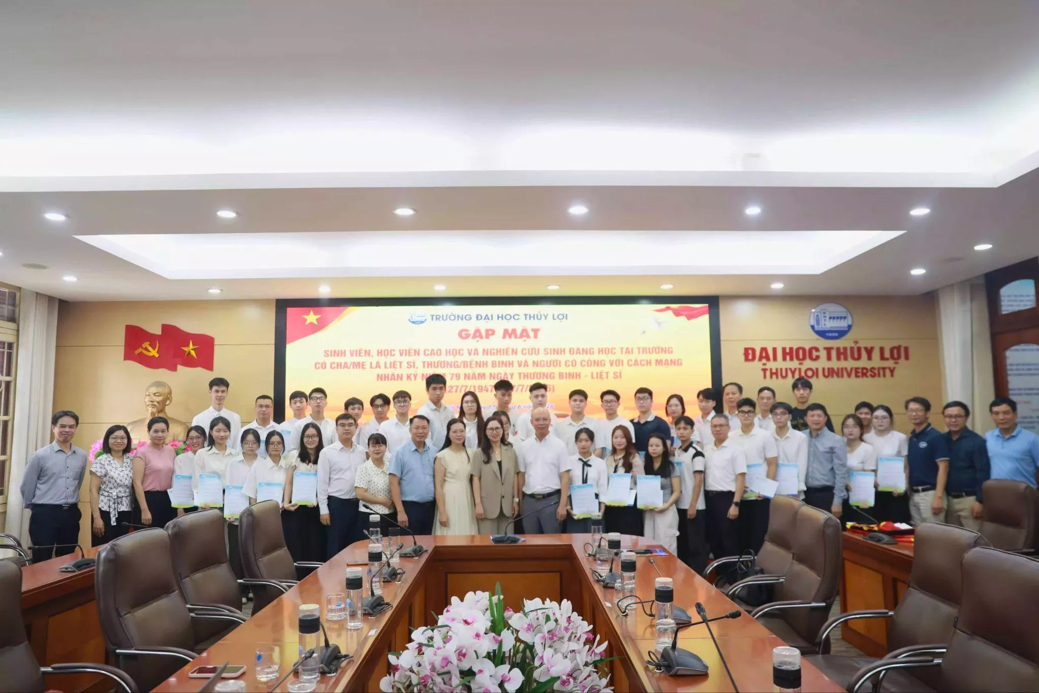 Hành trình tri ân từ mái trường đến những miền đất thiêng