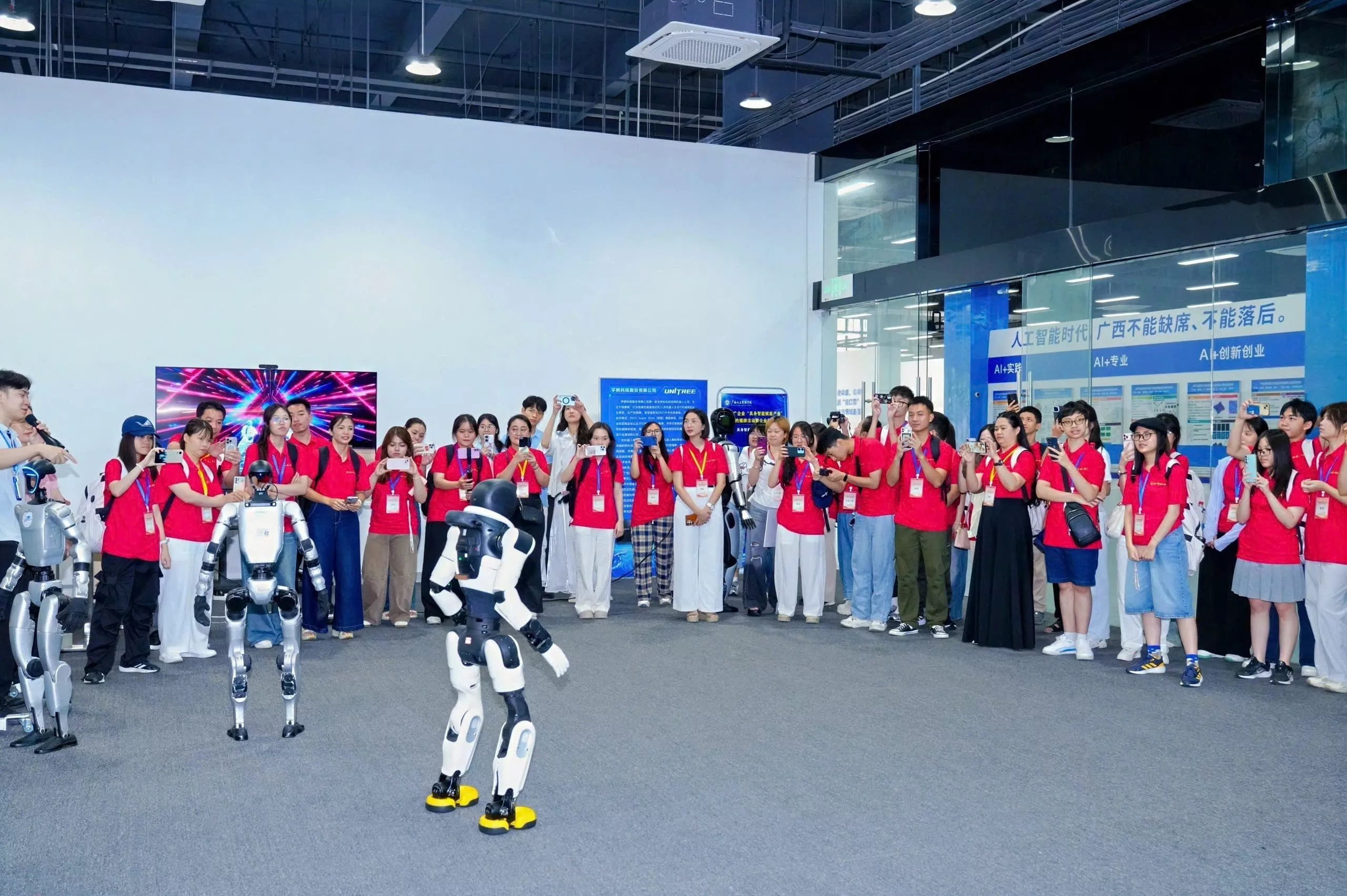 Sinh viên và giảng viên Trường Đại học Thủy lợi tham gia HÀNH TRÌNH ĐỎ nghiên cứu, học tập của thanh niên Việt Nam tại Trung Quốc – Trại nghiên cứu, học tập “Theo dấu chân Bác Hồ” năm 2026