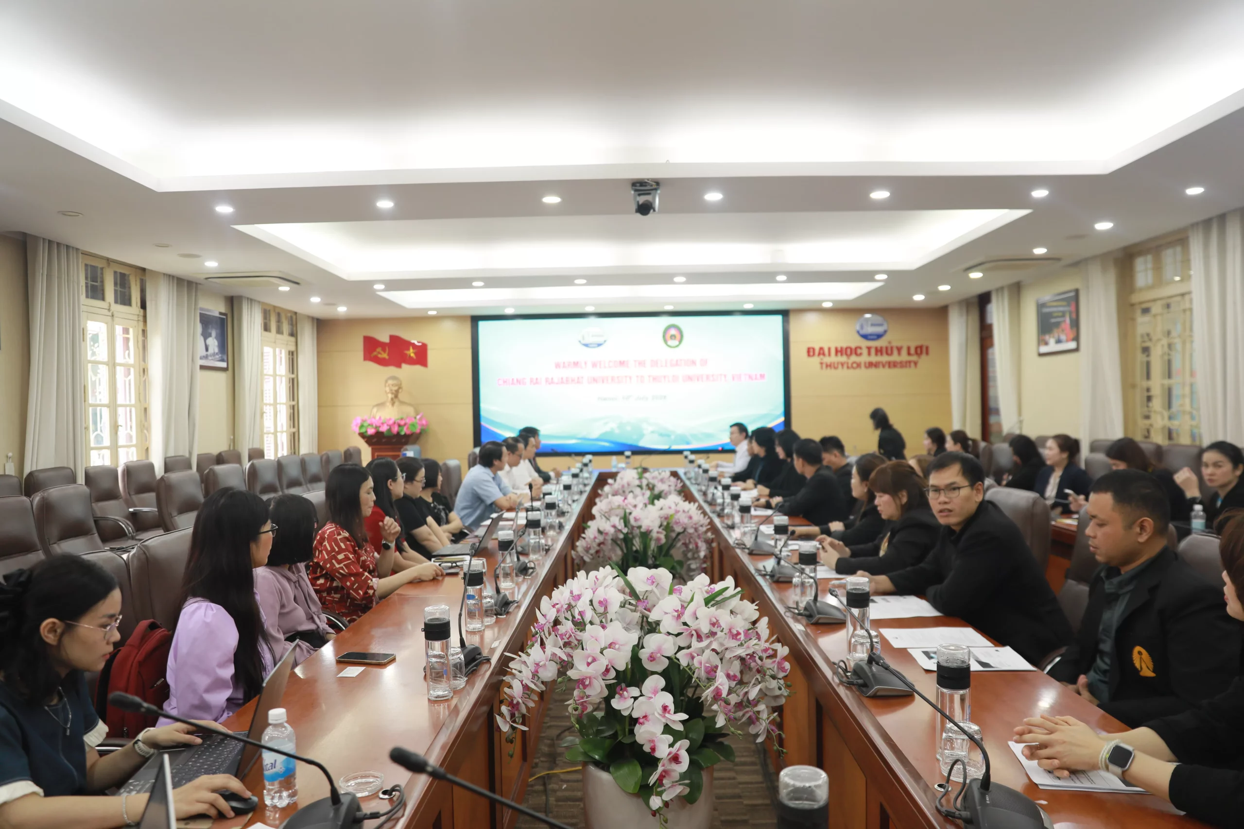 Trường Đại học Thủy lợi làm việc với Đại học Rajabhat Chiang Rai (Thái Lan), thúc đẩy hợp tác trong đào tạo và nghiên cứu