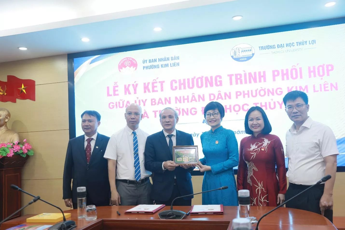Trường Đại học Thủy lợi và phường Kim Liên tăng cường phối hợp, phát huy nguồn lực phục vụ cộng đồng