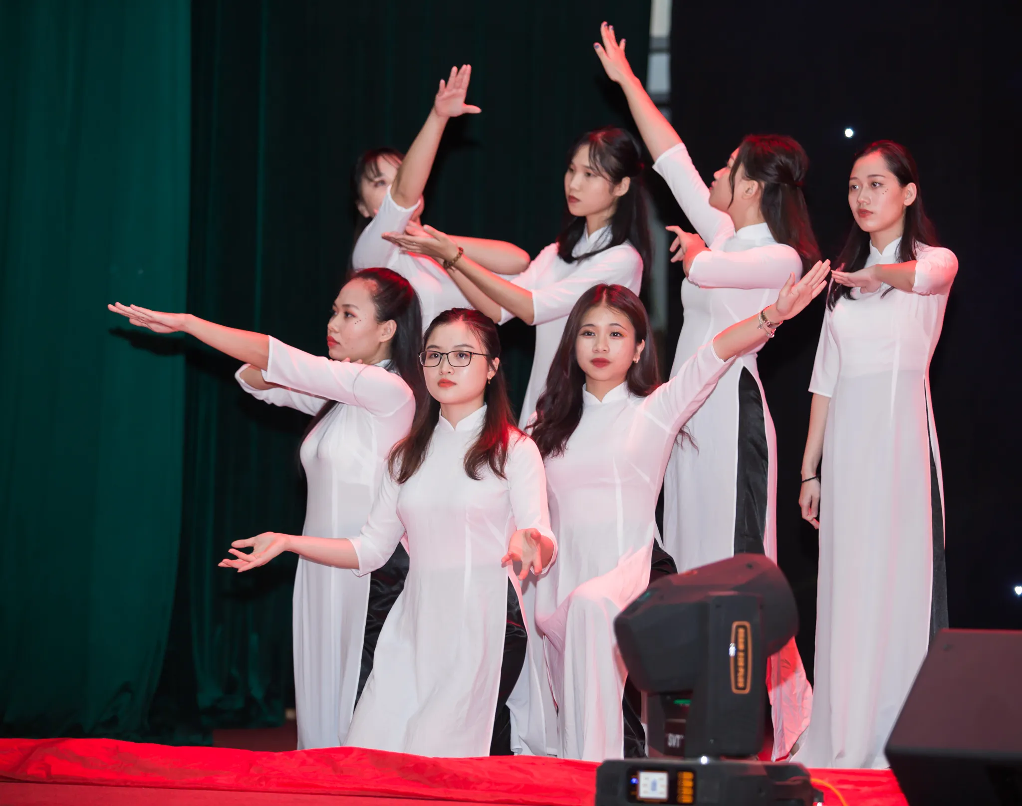 [HUMANS OF SIE] Phạm Thu Thủy – Cựu sinh viên 58NKN và những trải nghiệm tại Trung tâm Đào tạo Quốc tế