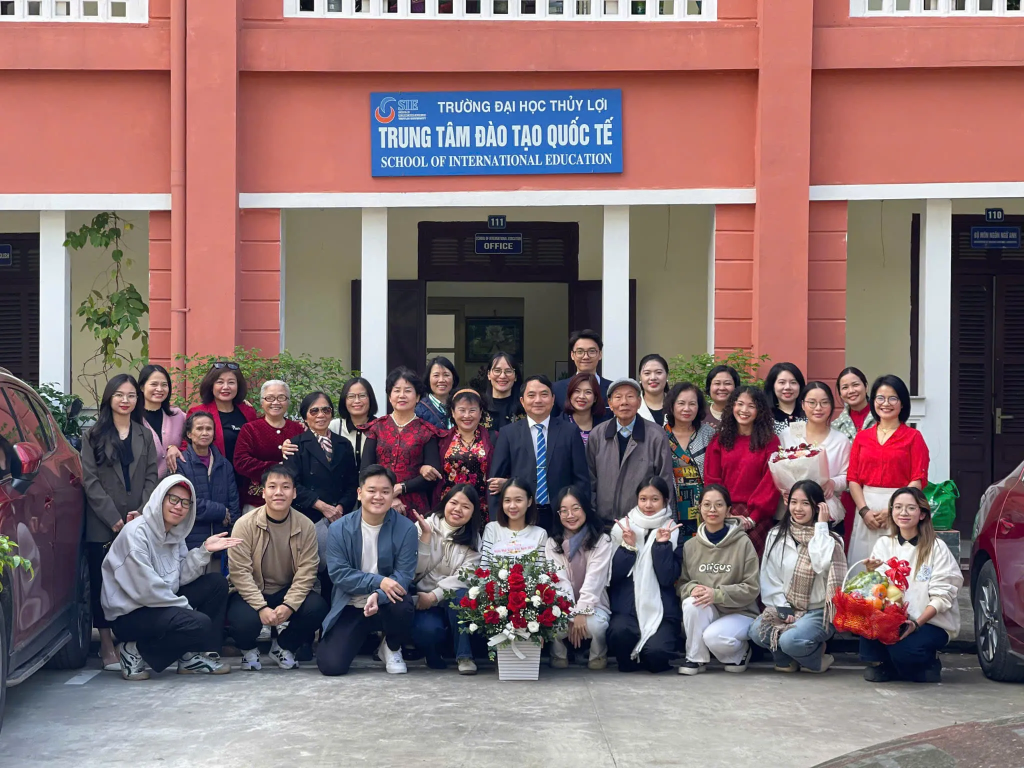 Cuộc gặp gỡ giữa ba thế hệ trong ngày Nhà giáo Việt Nam 20/11