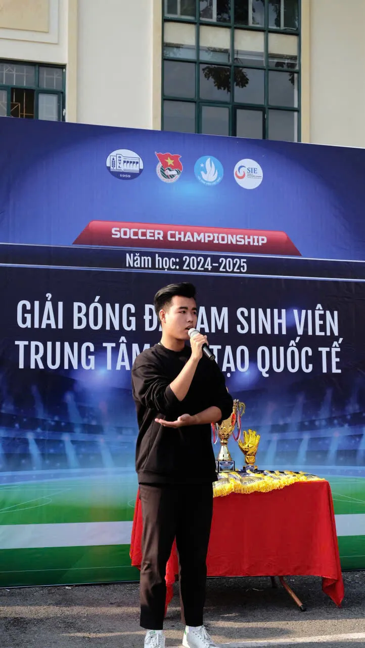 [HUMANS OF SIE] Hành trình trưởng thành đầy cảm hứng của anh Nguyễn Hoàng Phú tại Trung tâm Đào tạo Quốc tế – Đại học Thủy lợi