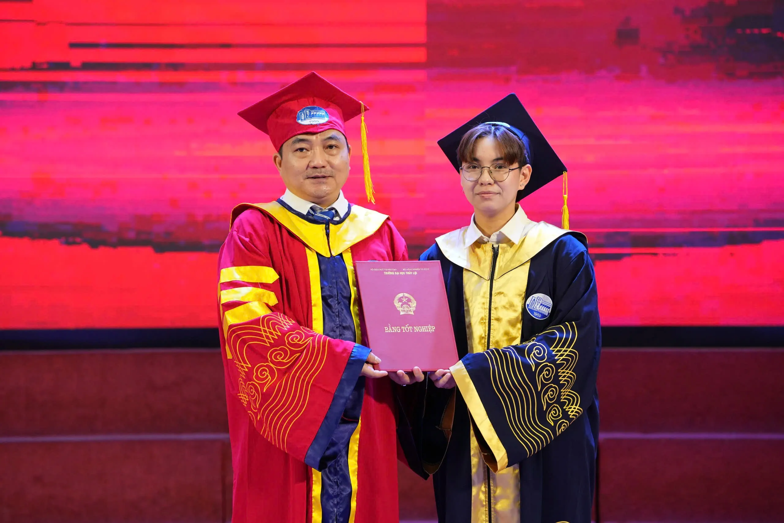 LỄ TỐT NGHIỆP VÀ TRAO BẰNG KỸ SƯ NĂM 2025 – DẤU MỐC TRƯỞNG THÀNH CỦA CÁC TÂN KỸ SƯ