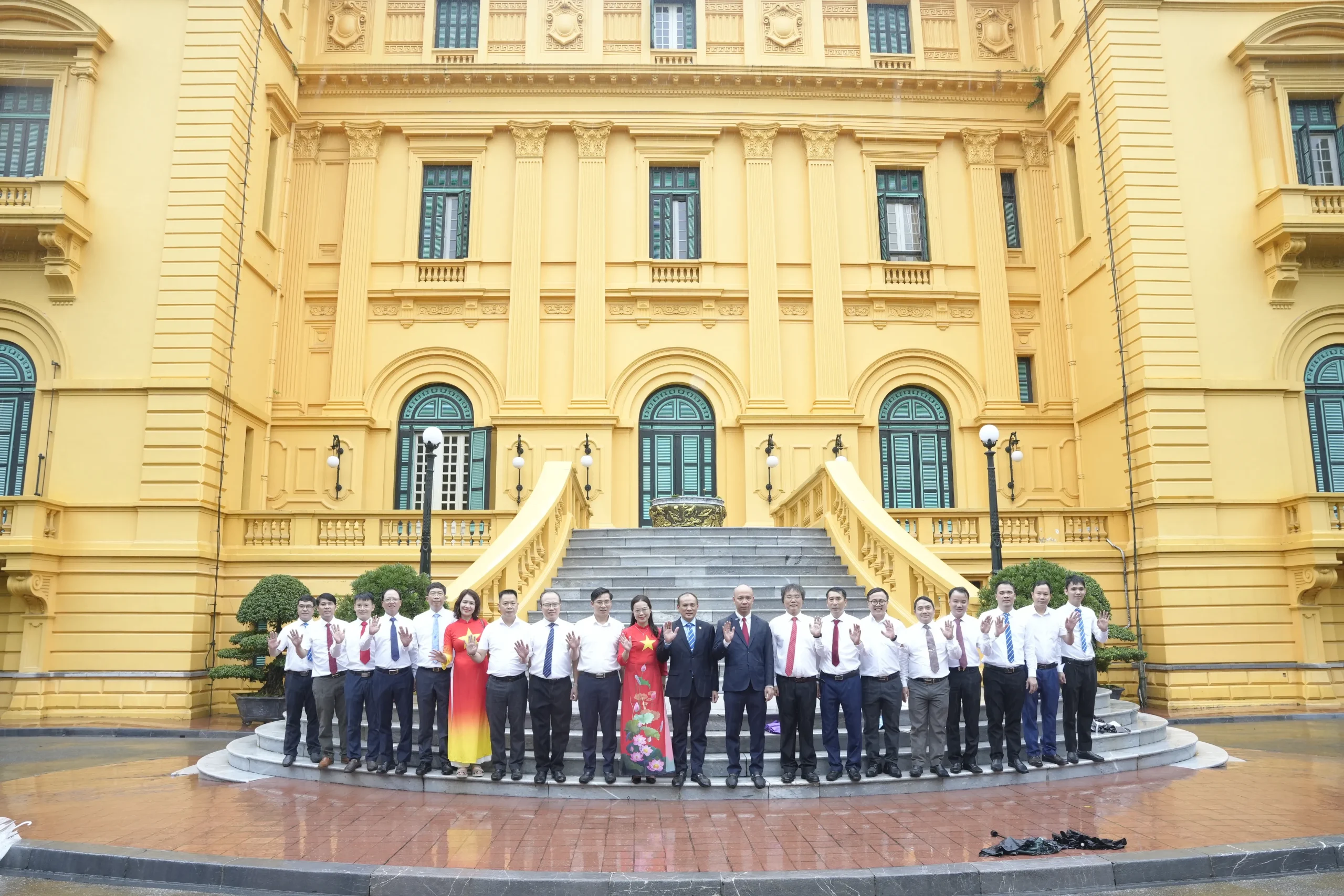 LỄ BÁO CÔNG DÂNG BÁC VÀ LỄ KẾT NẠP ĐẢNG VIÊN TẠI PHỦ CHỦ TỊCH