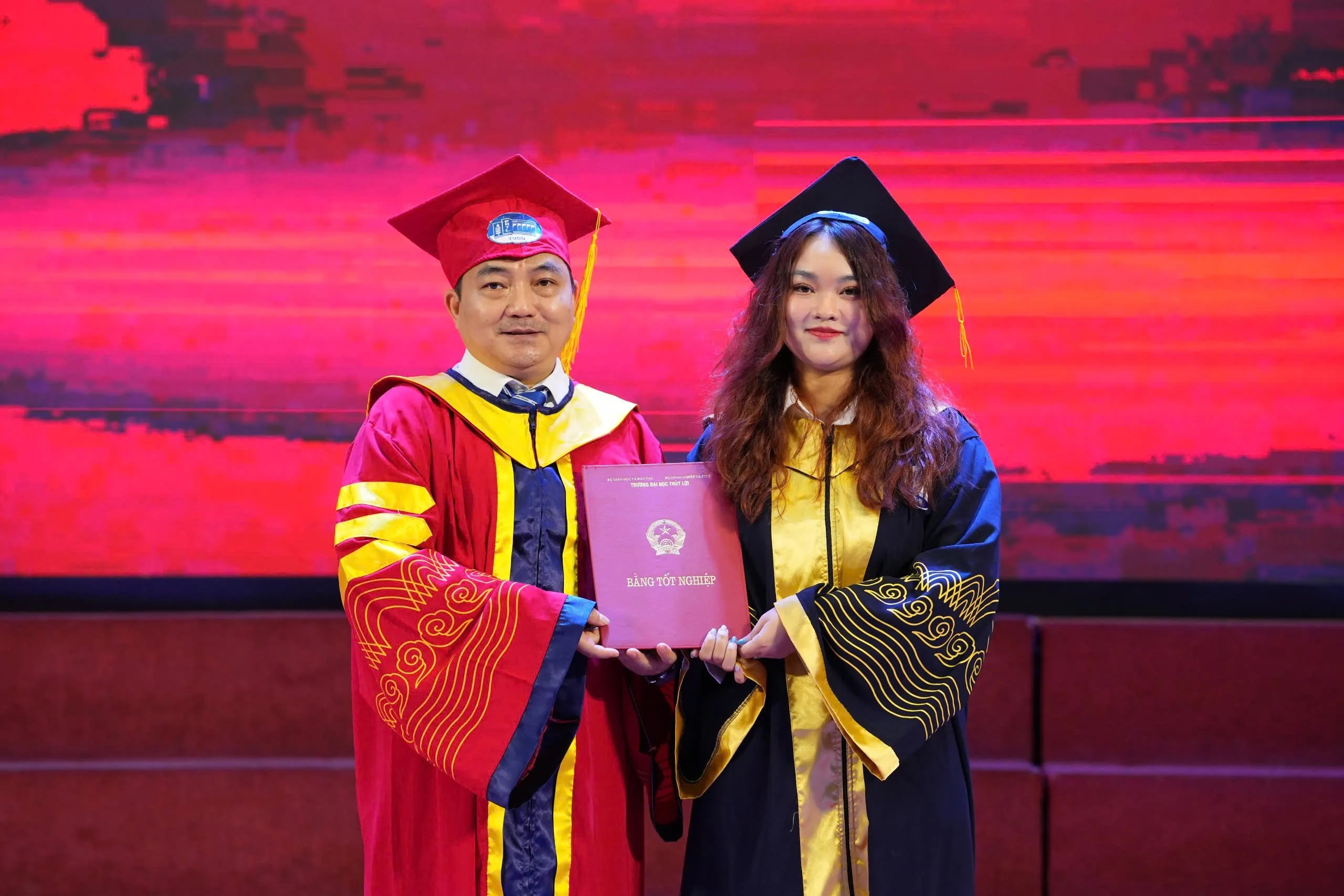 LỄ TỐT NGHIỆP VÀ TRAO BẰNG KỸ SƯ NĂM 2025 – DẤU MỐC TRƯỞNG THÀNH CỦA CÁC TÂN KỸ SƯ