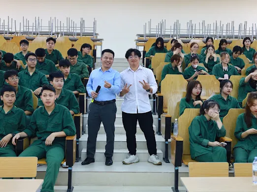 TTĐTQT GẶP MẶT, GIAO LƯU VỚI SINH VIÊN K65 ĐANG HỌC GIÁO DỤC QUỐC PHÒNG TẠI PHỐ HIẾN