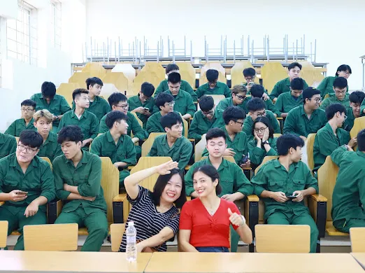 TTĐTQT GẶP MẶT, GIAO LƯU VỚI SINH VIÊN K65 ĐANG HỌC GIÁO DỤC QUỐC PHÒNG TẠI PHỐ HIẾN