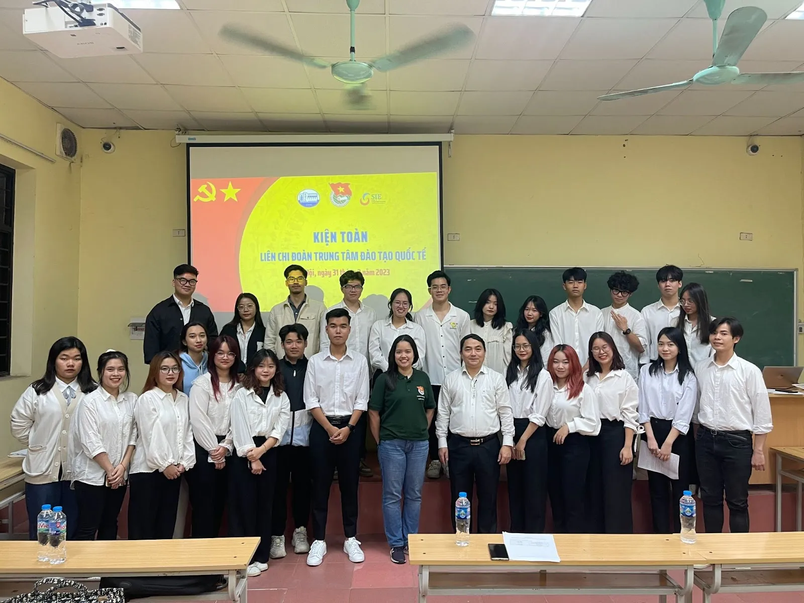 HỘI NGHỊ KIỆN TOÀN BAN CHẤP HÀNH LIÊN CHI ĐOÀN TRUNG TÂM ĐÀO TẠO QUỐC TẾ NỬA SAU NHIỆM KỲ 2022-2024