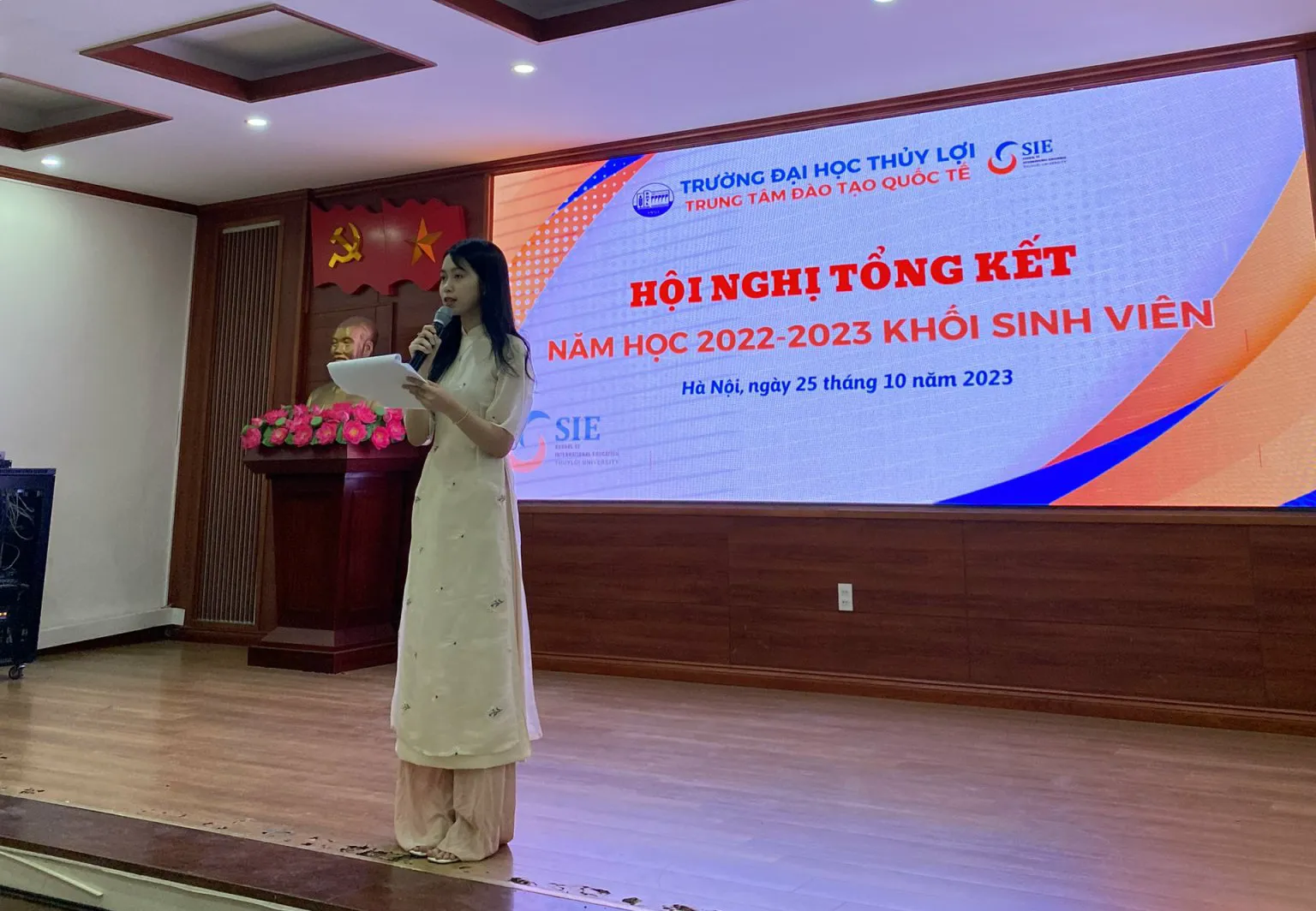 HỘI NGHỊ TỔNG KẾT NĂM HỌC 2022 – 2023 KHỐI SINH VIÊN TRUNG TÂM ĐÀO TẠO QUỐC TẾ