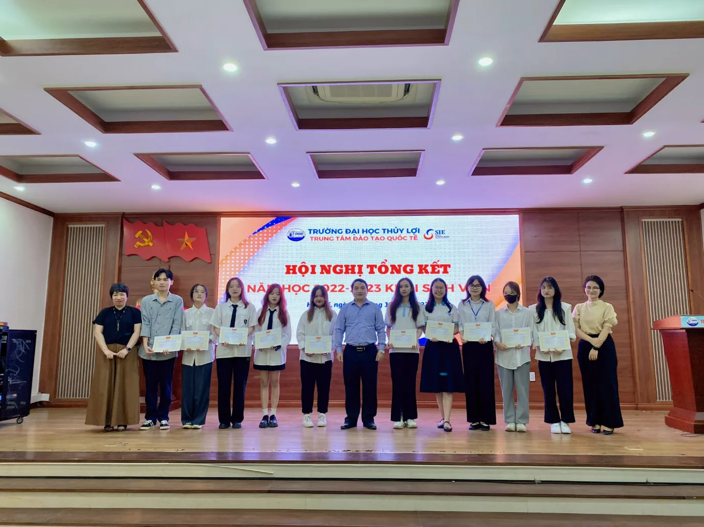 HỘI NGHỊ TỔNG KẾT NĂM HỌC 2022 – 2023 KHỐI SINH VIÊN TRUNG TÂM ĐÀO TẠO QUỐC TẾ