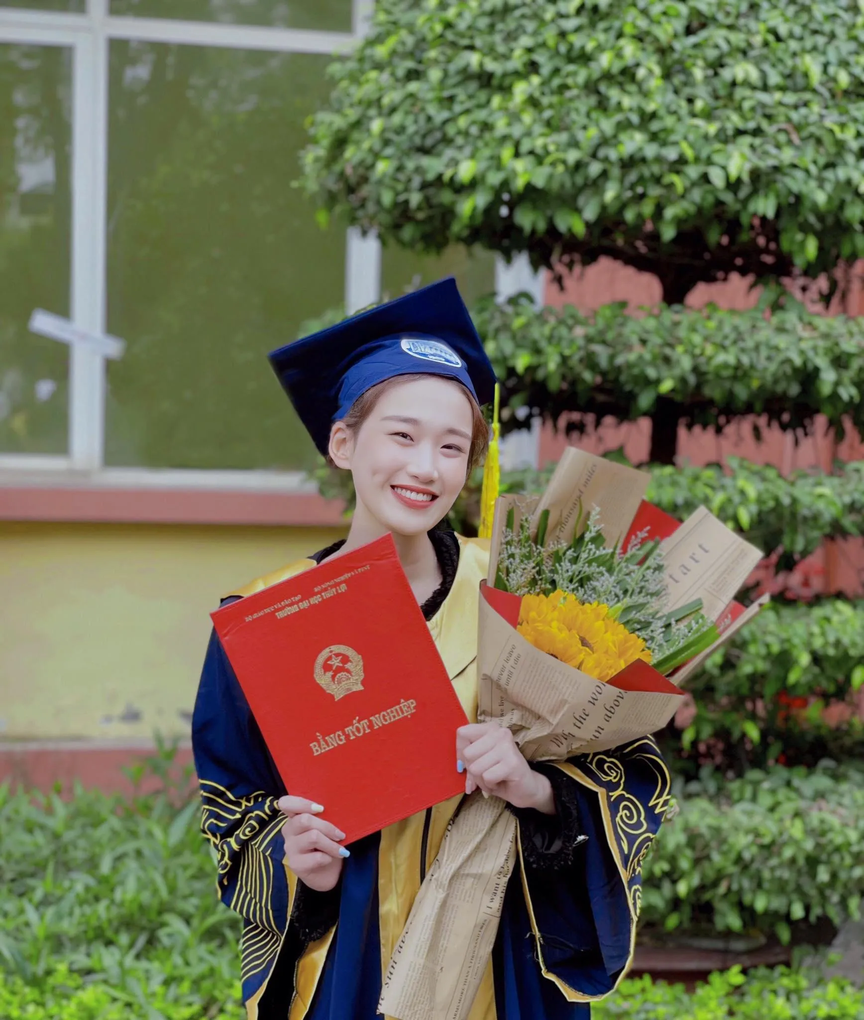 [HUMANS OF SIE] VŨ VIỆT HÀ – CỰU SINH VIÊN 60CNK – PHÓ BAN NỮ SINH XINH ĐẸP VÀ TÀI NĂNG