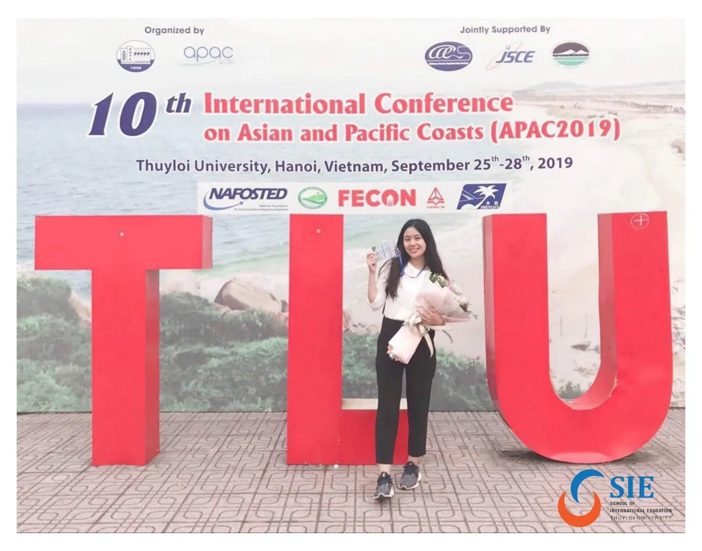 (HUMANS OF SIE) Vũ Hương Ngân – 56NKN