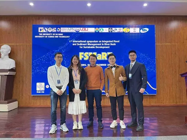 BỘ ĐÔI CHIẾN THẦN HỐT HỌC BỔNG NGÀN ĐÔ