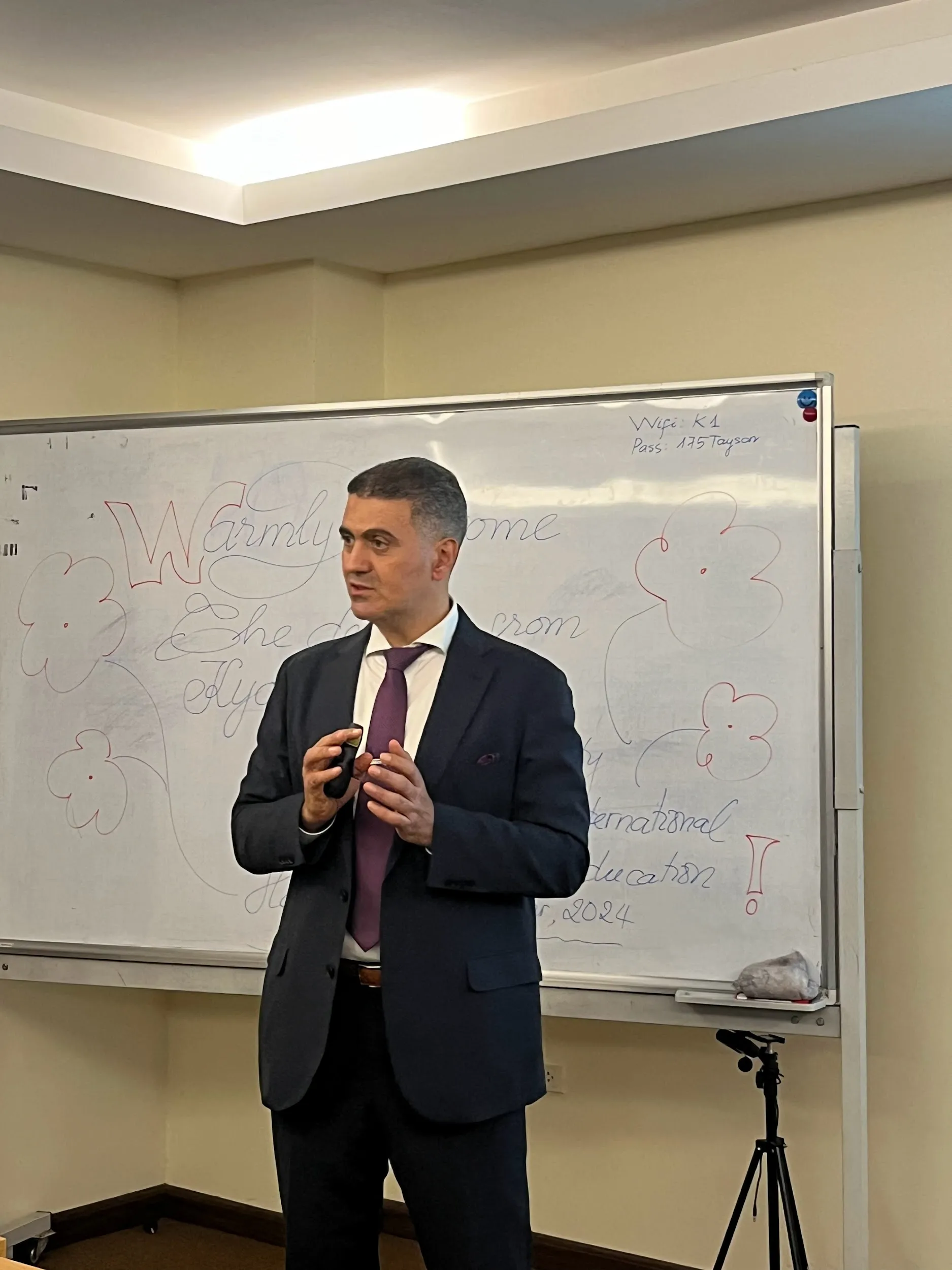 BUỔI GẶP GỠ VÀ GIAO LƯU GIỮA SINH VIÊN TRUNG TÂM ĐÀO TẠO QUỐC TẾ VÀ SINH VIÊN TRƯỜNG ĐẠI HỌC KYOTO, NHẬT BẢN