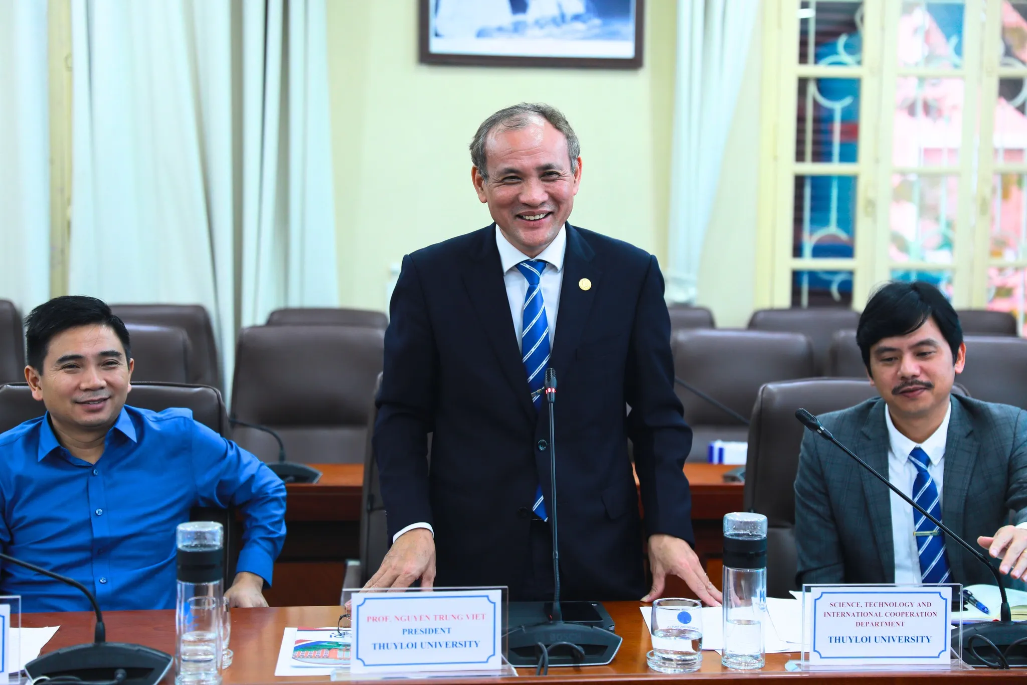 TRƯỜNG ĐẠI HỌC THỦY LỢI LÀM VIỆC VỚI ĐẠI HỌC AJOU (HÀN QUỐC) VỀ HỢP TÁC TRONG LĨNH VỰC BÁN DẪN