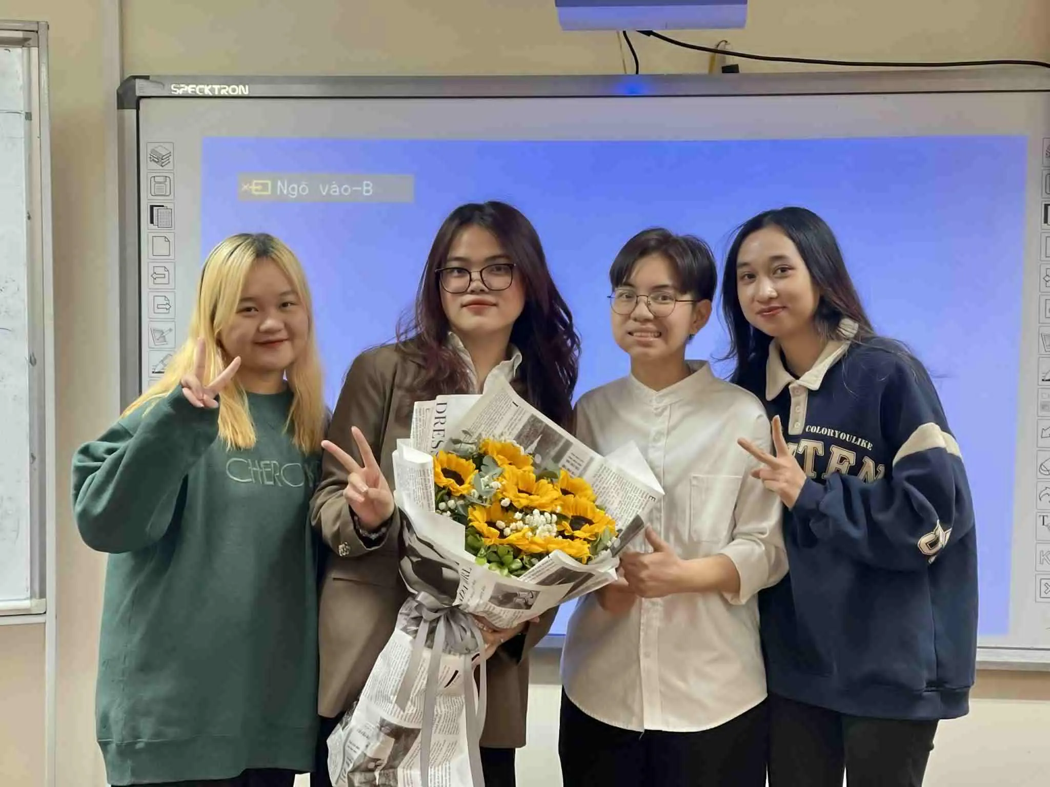 [HUMANS OF SIE] NGUYỄN THỊ NGỌC BÍCH – NỮ SINH BẮC NINH VÀ HÀNH TRÌNH THANH XUÂN RỰC RỠ DƯỚI MÁI TRƯỜNG ĐẠI HỌC THỦY LỢI