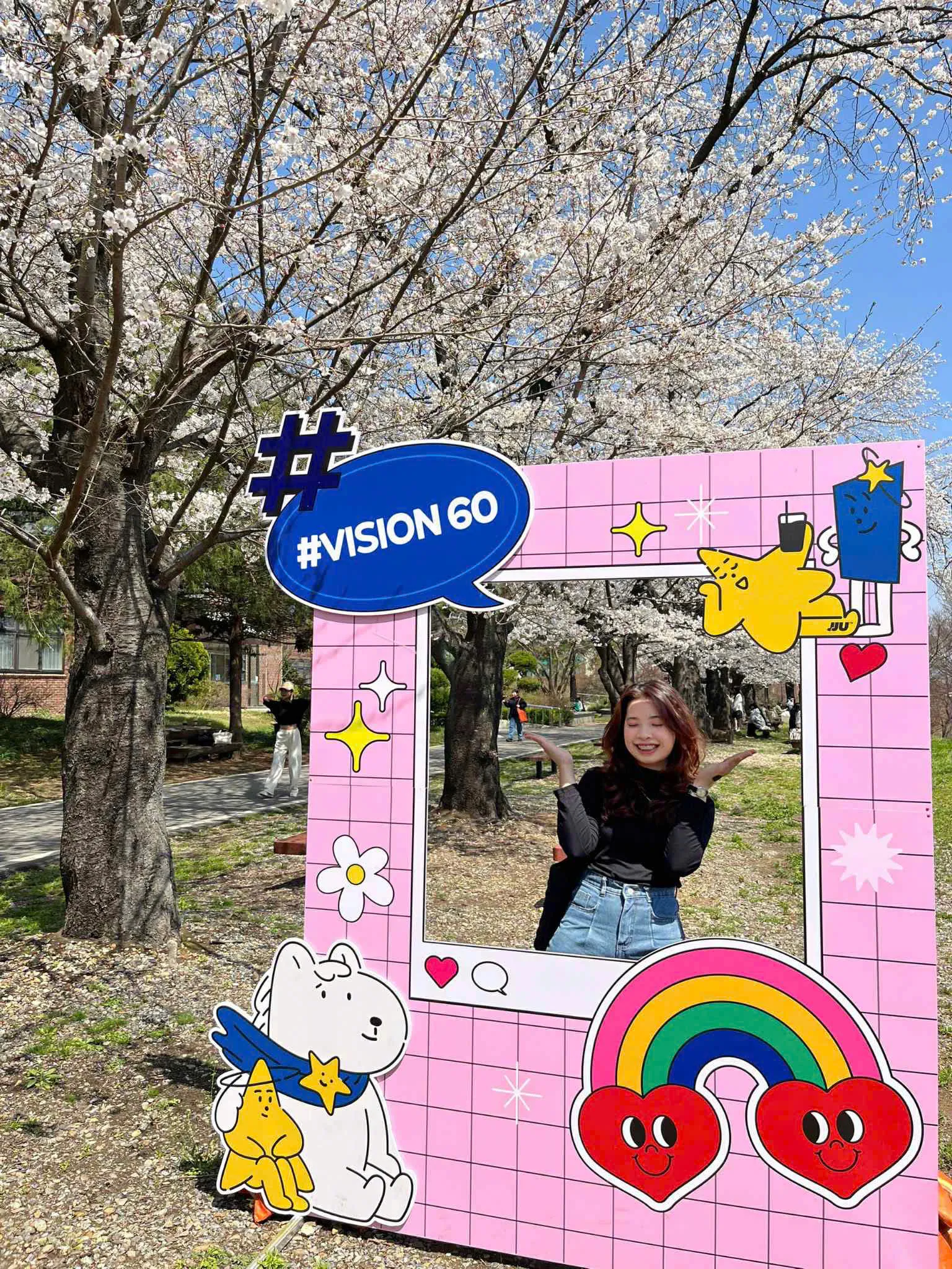 [HUMANS OF SIE] VŨ MAI LINH – HÀNH TRÌNH CỦA MỘT CÔ GÁI TỪ RỤT RÈ, MÔNG LUNG TRONG VIỆC HỌC TẬP ĐẾN CHINH PHỤC TẤM BẰNG GIỎI