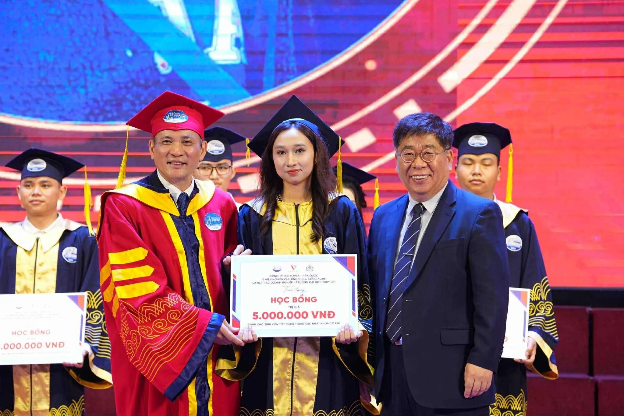 [HUMANS OF SIE] BÙI PHƯƠNG ANH – CÂU CHUYỆN CỦA MỘT NỮ SINH DÁM BƯỚC RA VÙNG AN TOÀN