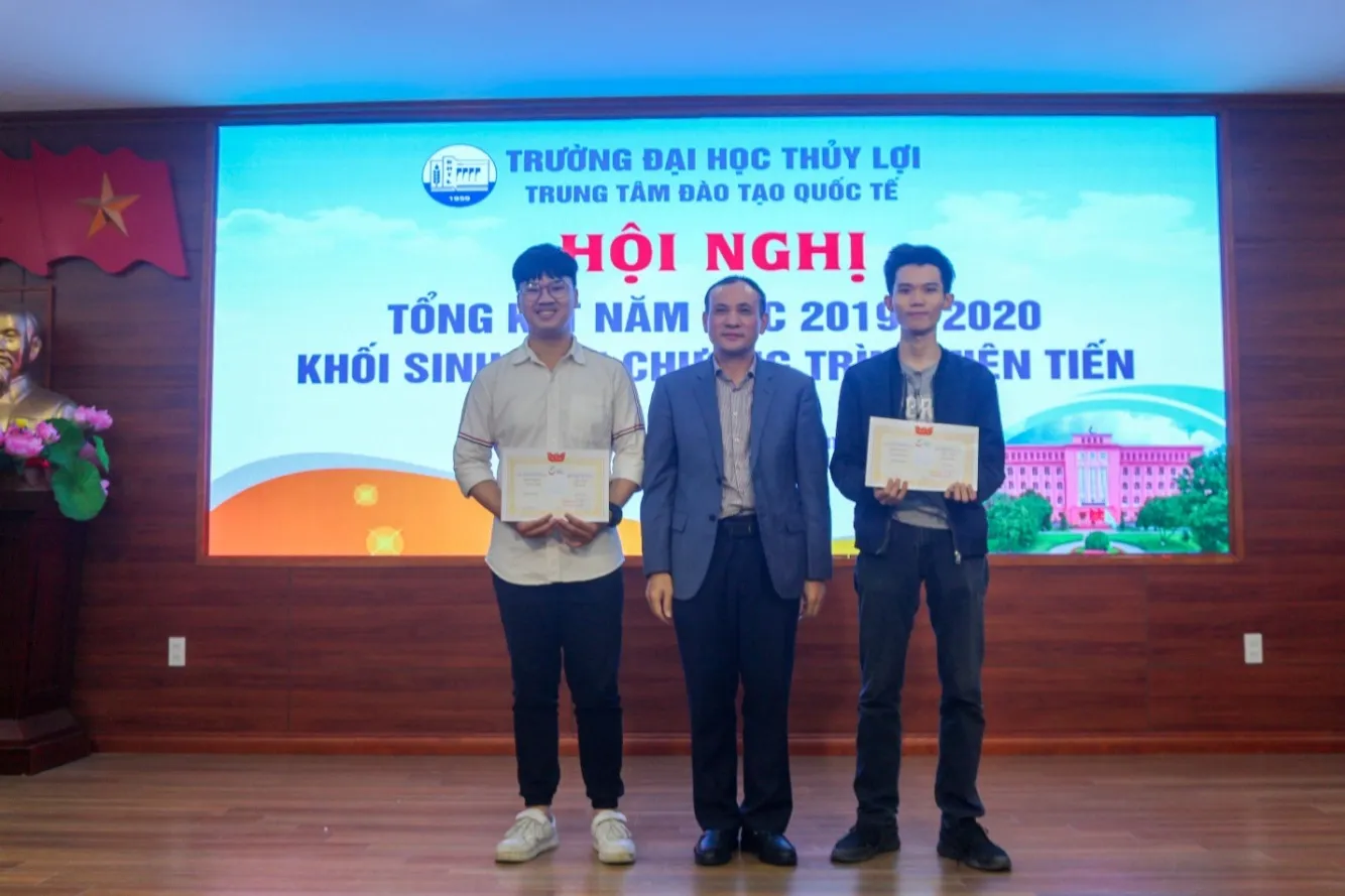 HỘI NGHỊ TỔNG KẾT NĂM HỌC 2019-2020 KHỐI SINH VIÊN CHƯƠNG TRÌNH TIÊN TIẾN