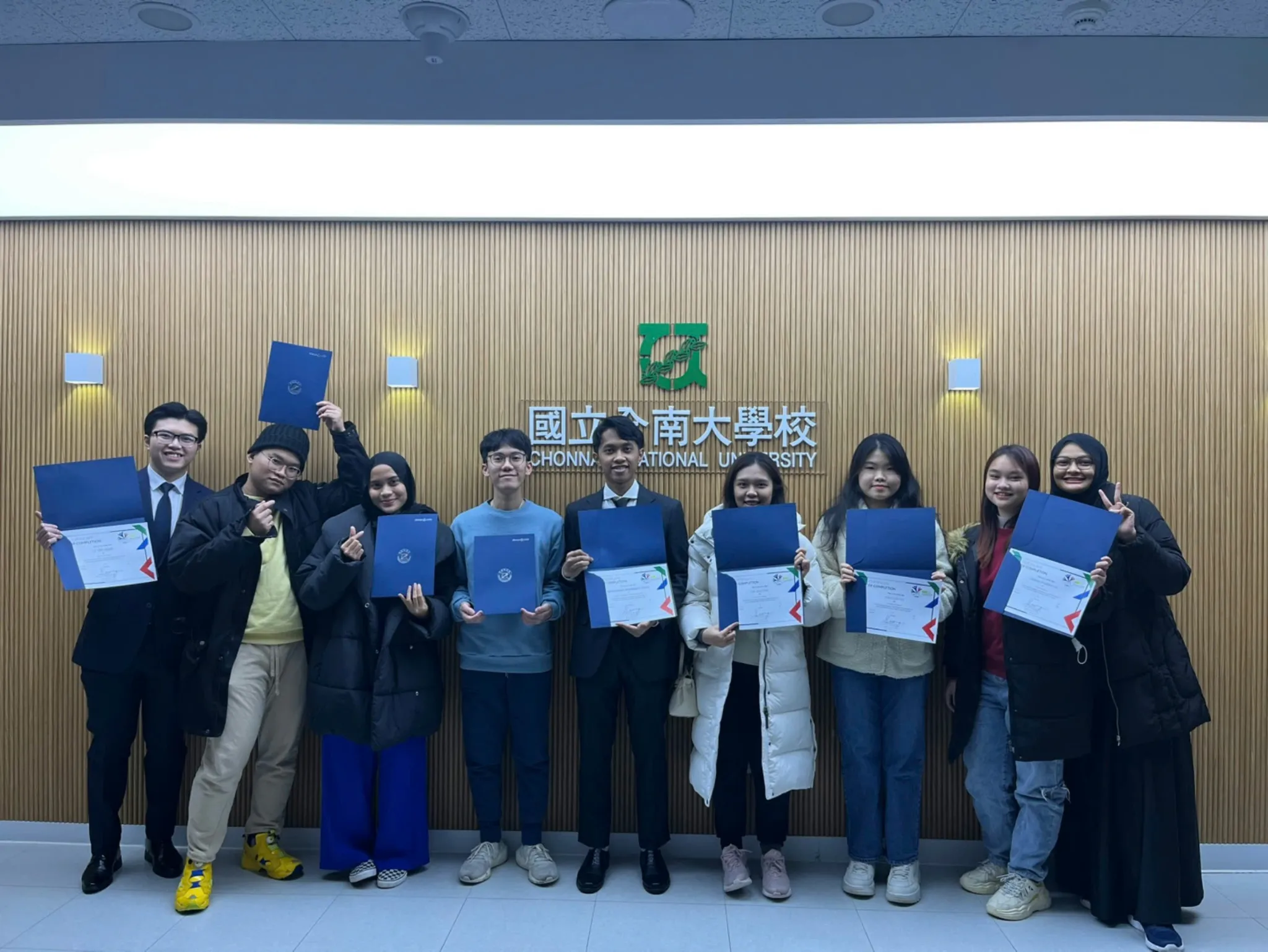 [HUMANS OF SIE] ANH LÊ TIẾN DŨNG: TỪ SINH VIÊN NĂNG ĐỘNG ĐẾN NHỮNG TRẢI NGHIỆM QUỐC TẾ ĐÁNG NHỚ