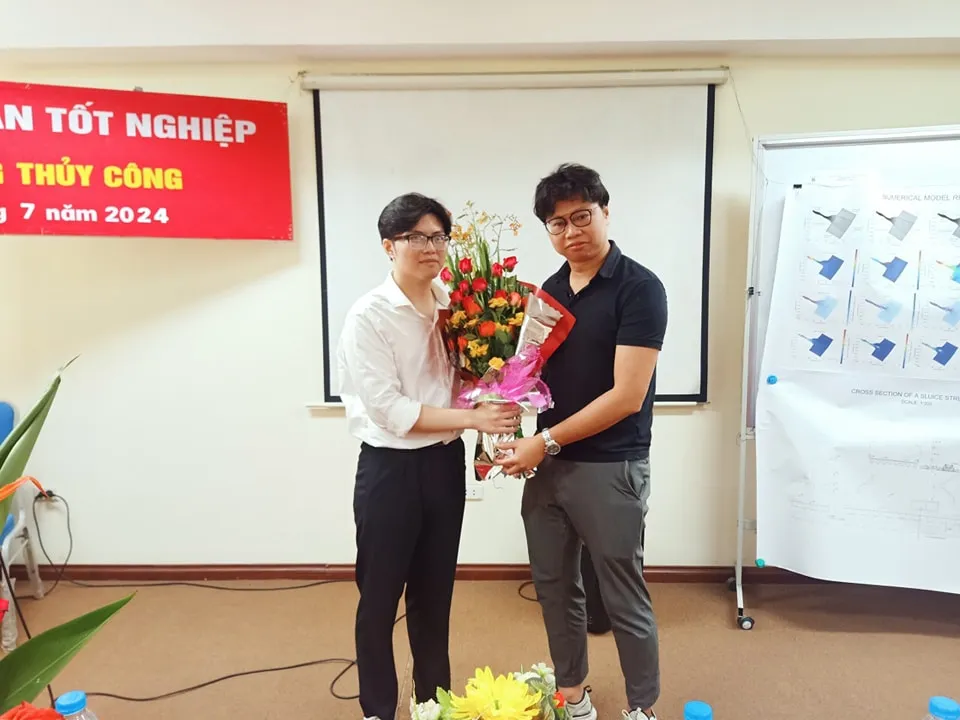 [HUMANS OF SIE] ANH LÊ TIẾN DŨNG: TỪ SINH VIÊN NĂNG ĐỘNG ĐẾN NHỮNG TRẢI NGHIỆM QUỐC TẾ ĐÁNG NHỚ