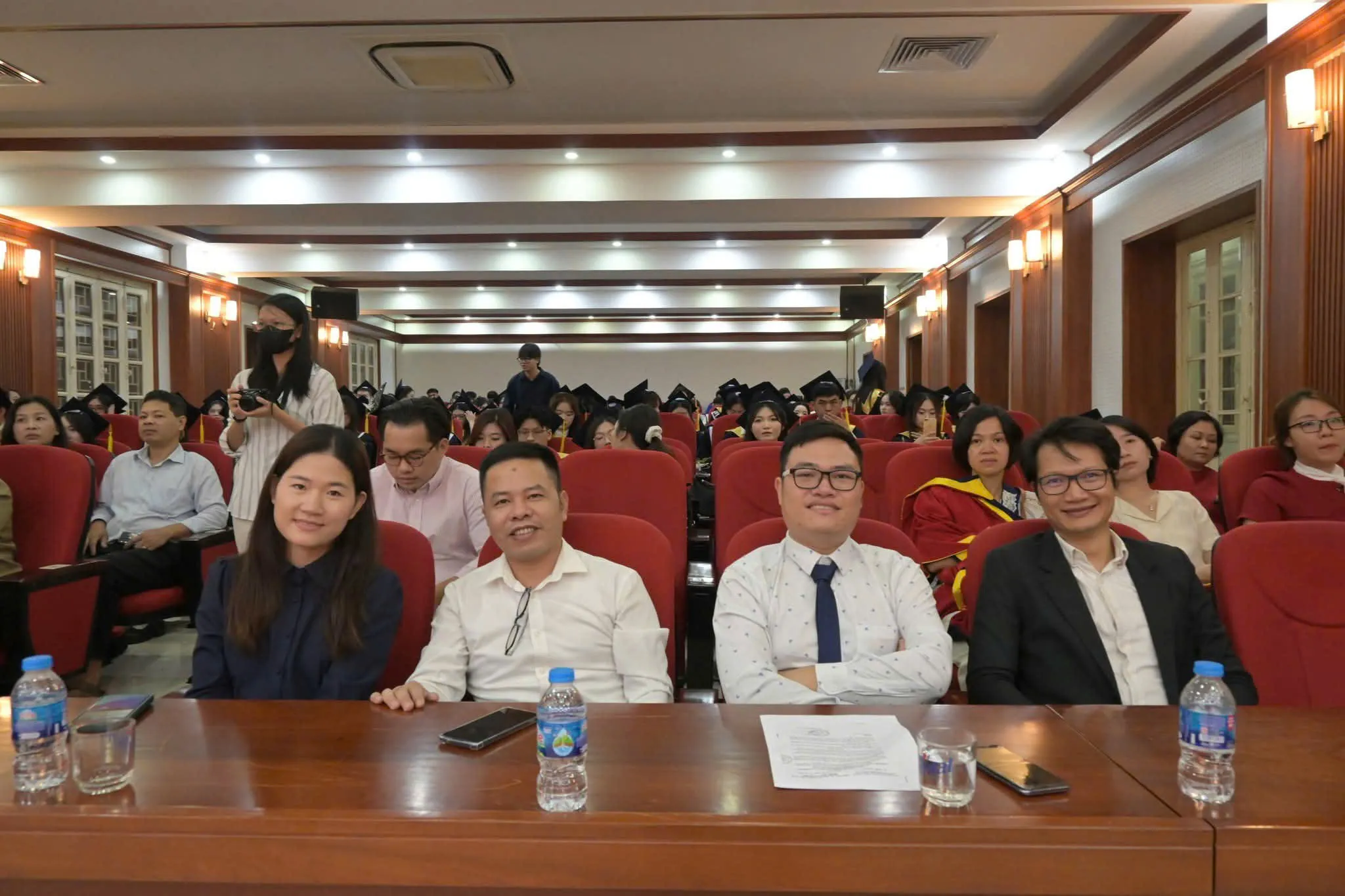 LỄ TRAO BẰNG TỐT NGHIỆP CỦA SINH VIÊN TRUNG TÂM ĐÀO TẠO QUỐC TẾ NĂM 2025