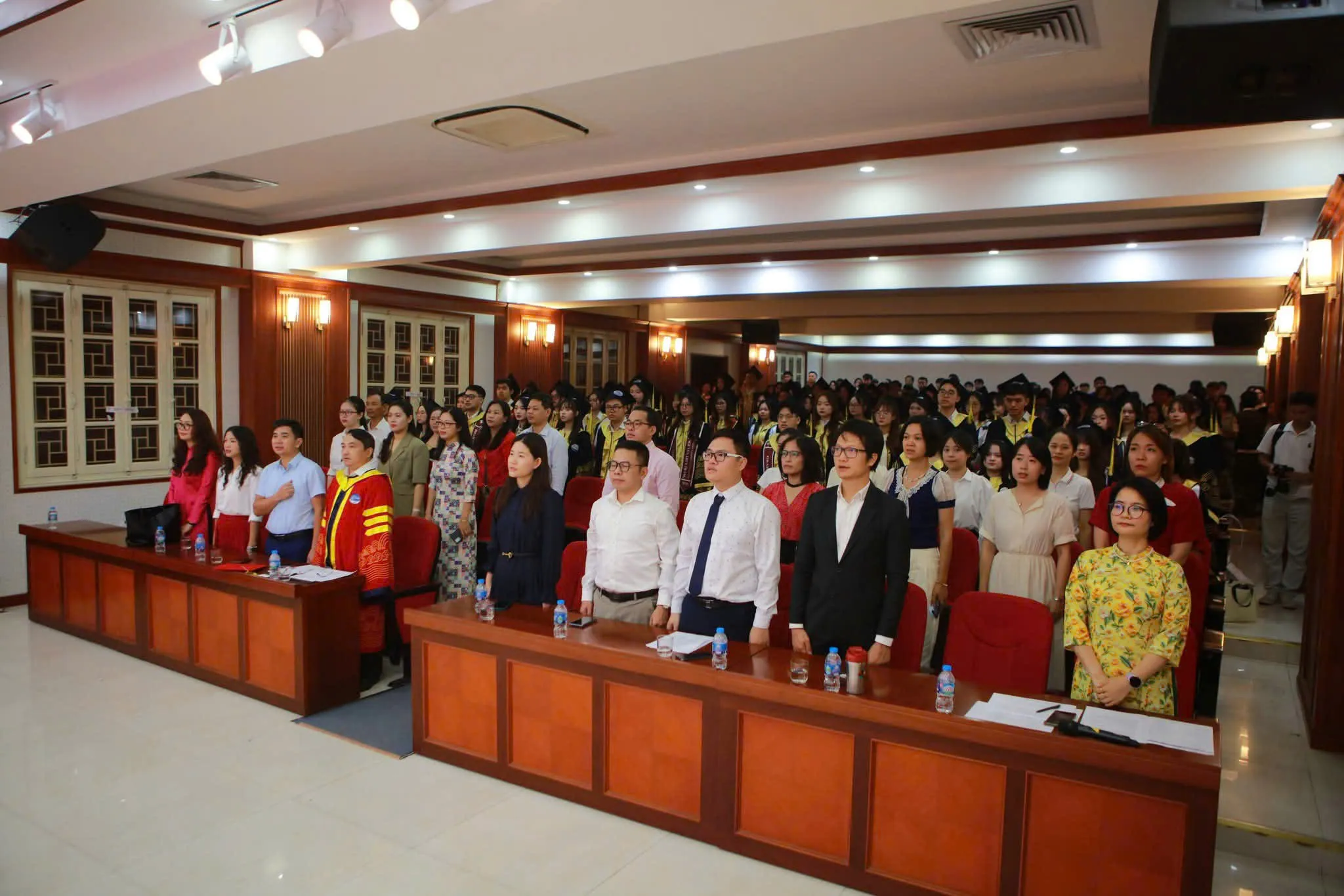 LỄ TRAO BẰNG TỐT NGHIỆP CỦA SINH VIÊN TRUNG TÂM ĐÀO TẠO QUỐC TẾ NĂM 2025