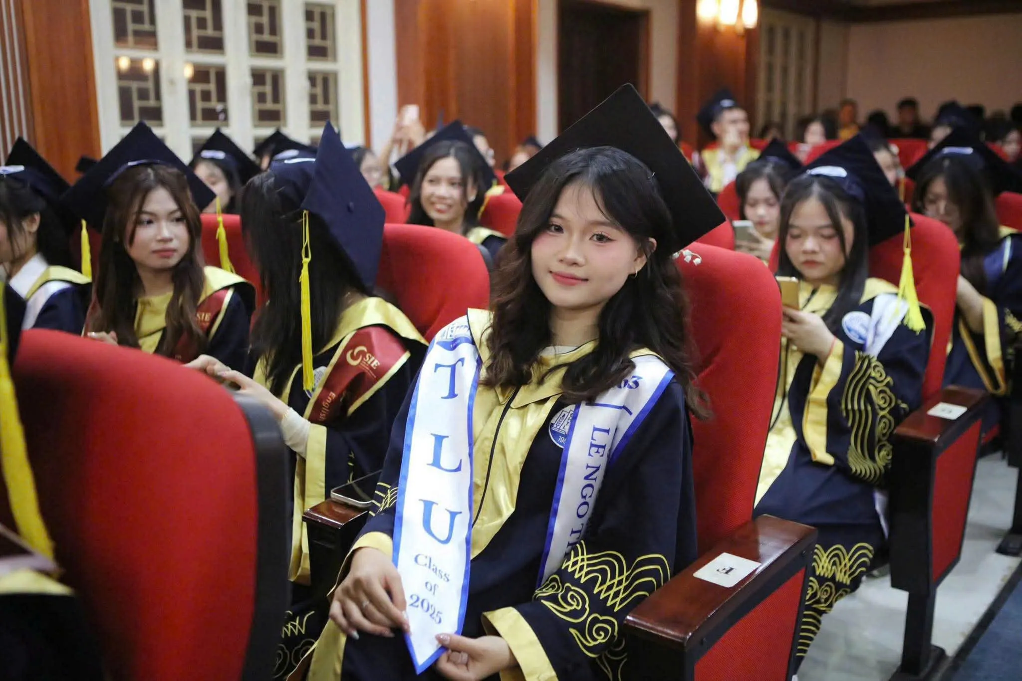 LỄ TRAO BẰNG TỐT NGHIỆP CỦA SINH VIÊN TRUNG TÂM ĐÀO TẠO QUỐC TẾ NĂM 2025