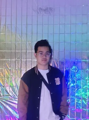 [HUMANS OF SIE] TRỊNH TRẦN TIỂU LONG – CỰU SINH VIÊN 60CNK VÀ NHỮNG THÀNH TÍCH ĐẠT ĐƯỢC KHI CÒN NGỒI TRÊN GHẾ NHÀ TRƯỜNG