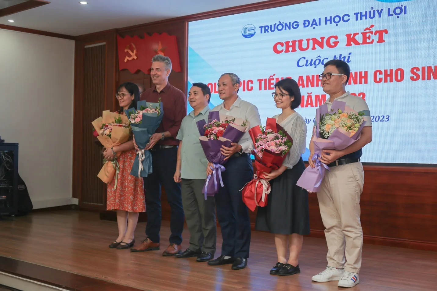 CUỘC THI OLYMPIC TIẾNG ANH DÀNH CHO SINH VIÊN NĂM 2023