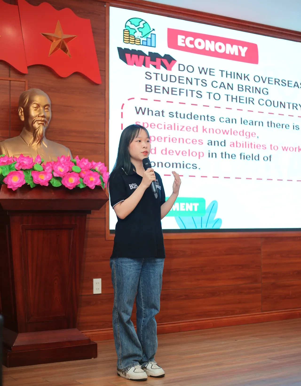 CUỘC THI OLYMPIC TIẾNG ANH DÀNH CHO SINH VIÊN NĂM 2023