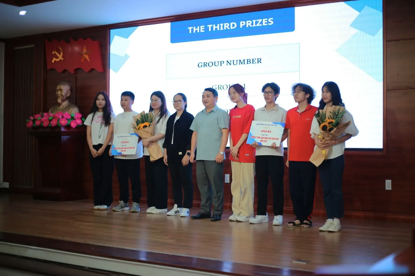 CUỘC THI OLYMPIC TIẾNG ANH DÀNH CHO SINH VIÊN NĂM 2023