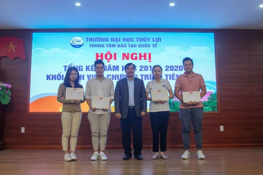 HỘI NGHỊ TỔNG KẾT NĂM HỌC 2019-2020 KHỐI SINH VIÊN CHƯƠNG TRÌNH TIÊN TIẾN