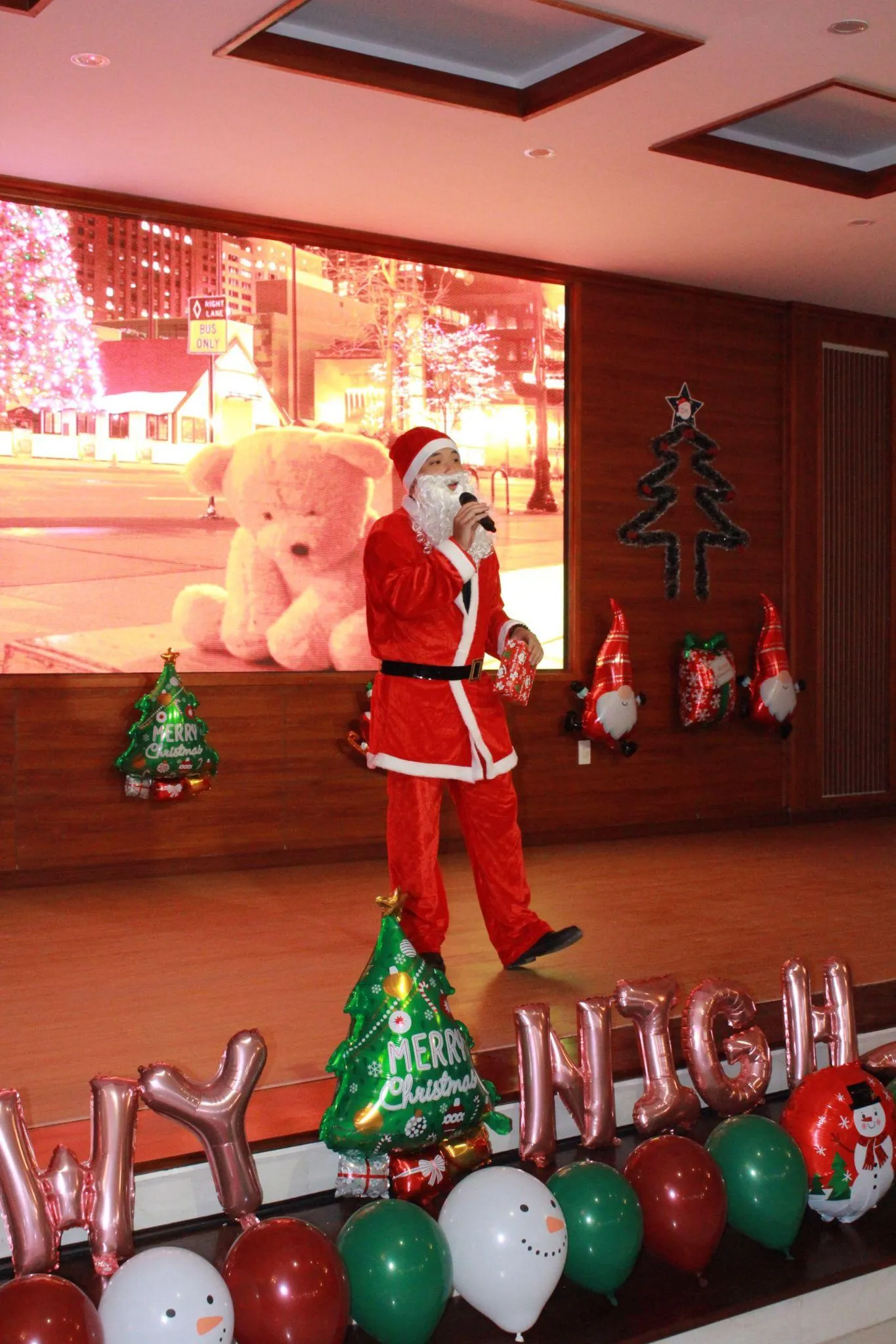 MERRY CHRISTMAS WITH EVENT “SNOWY NIGHT WITH SIE”