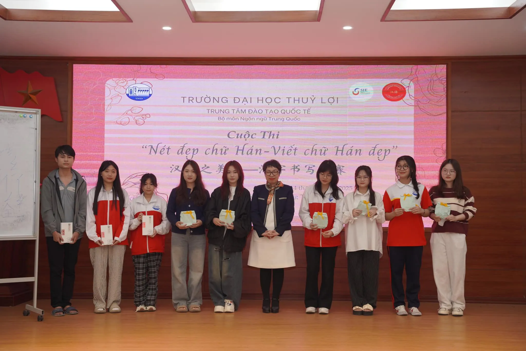 CUỘC THI “NÉT ĐẸP CHỮ HÁN – VIẾT CHỮ HÁN ĐẸP” – TRƯỜNG ĐẠI HỌC THỦY LỢI