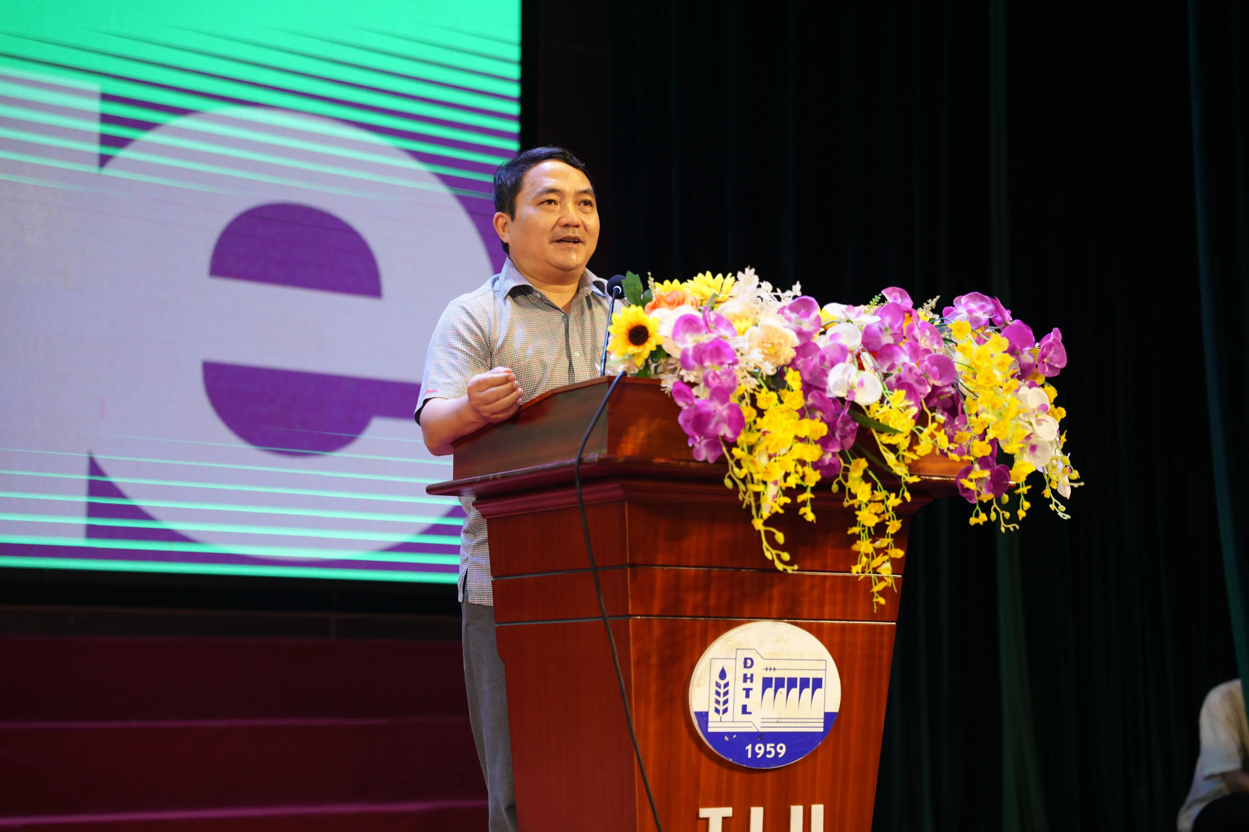 HỘI NGHỊ TỔNG KẾT NĂM HỌC 2024-2025 KHỐI SINH VIÊN TRUNG TÂM ĐÀO TẠO QUỐC TẾ