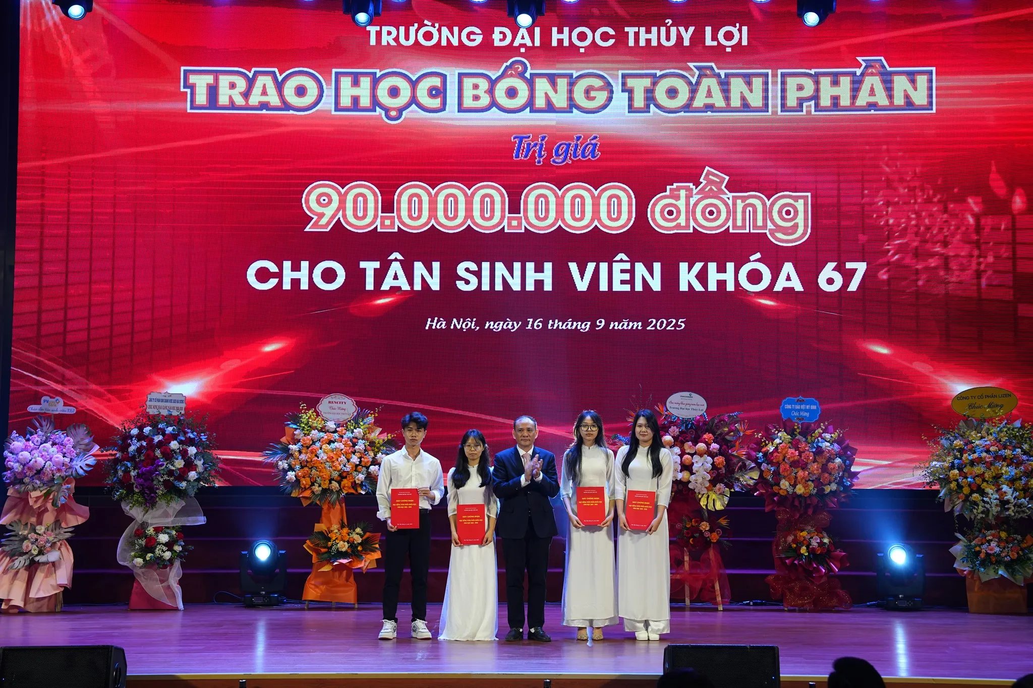TLU CONCERT – CHÀO TÂN SINH VIÊN KHÓA 67 –“ Togerther We Shine”