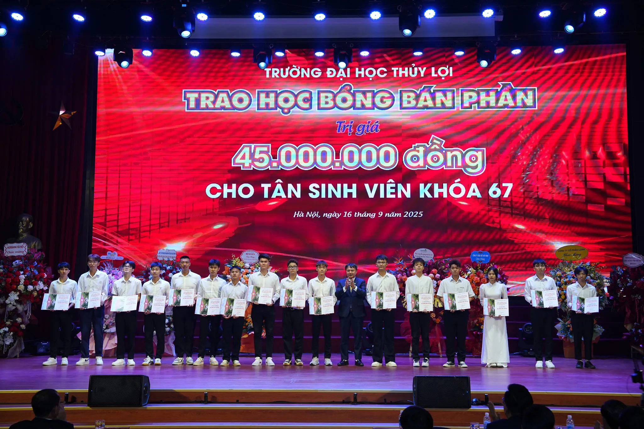 TLU CONCERT – CHÀO TÂN SINH VIÊN KHÓA 67 –“ Togerther We Shine”