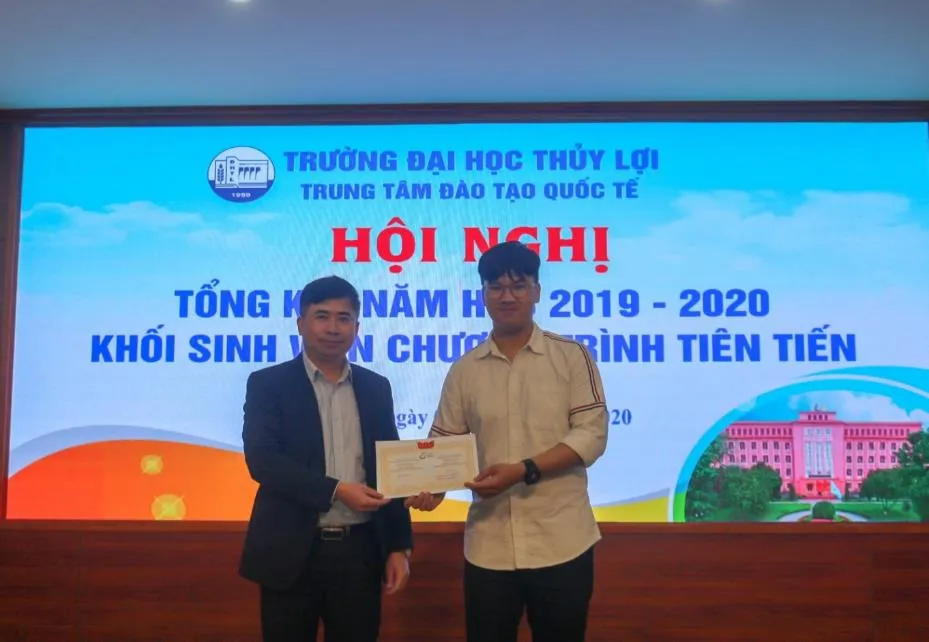 HỘI NGHỊ TỔNG KẾT NĂM HỌC 2019-2020 KHỐI SINH VIÊN CHƯƠNG TRÌNH TIÊN TIẾN