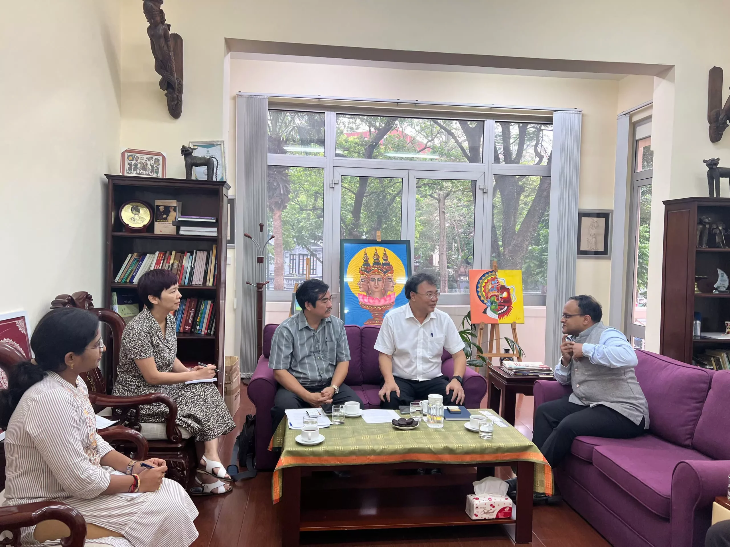 Trường Đại học Thủy lợi làm việc với Ngài Bastian. N. Chacko, Phó Đại sứ – Đại sứ quán Ấn Độ tại Hà Nội nhằm thúc đẩy hợp tác đào tạo, nghiên cứu và giao lưu văn hóa.
