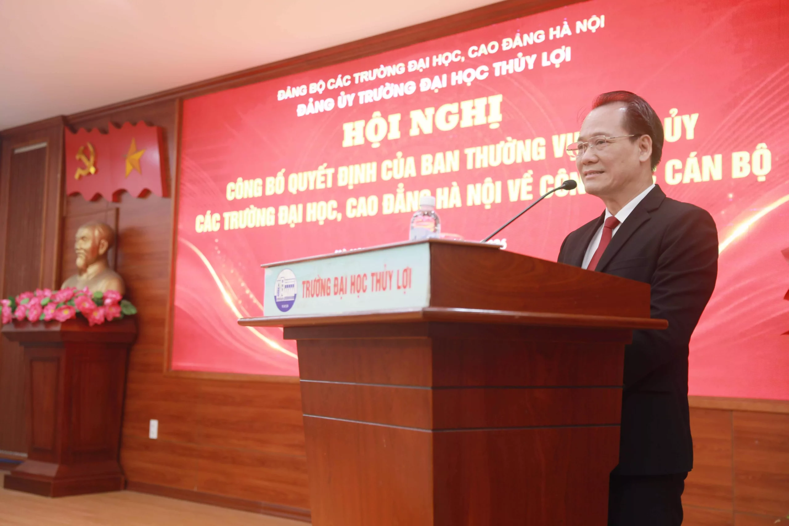 Hội nghị công bố Quyết định của Ban thường vụ Đảng ủy các trường Đại học, Cao đẳng Hà Nội về công tác cán bộ