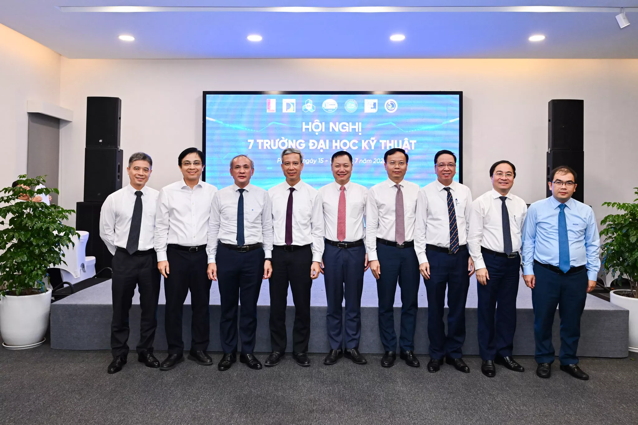 Trường Đại học Thủy lợi tham dự Hội nghị 7 trường đại học Kỹ thuật
