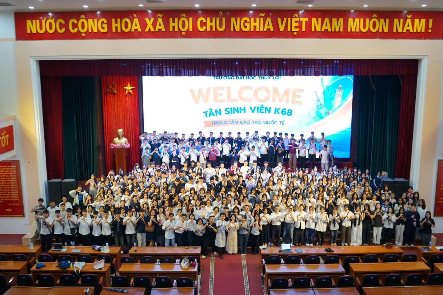 Lễ Chào mừng Tân sinh viên Khóa 68 – Trung tâm Đào tạo Quốc tế (SIE)